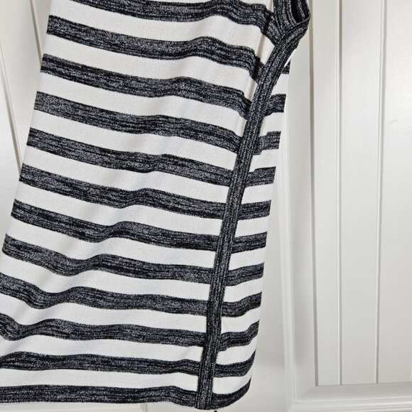 GAP Women’s Size XS Black & White Stripe Marled Knit Stretch Tank Top Boatneck - Picture 4 of 6